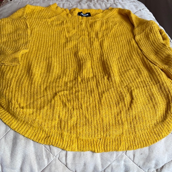 Yellow Express Sweater - Picture 3 of 4